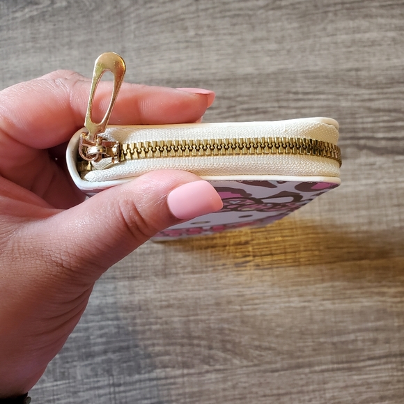 🍒🍒 Hello Kitty Wallet - Picture 6 of 10